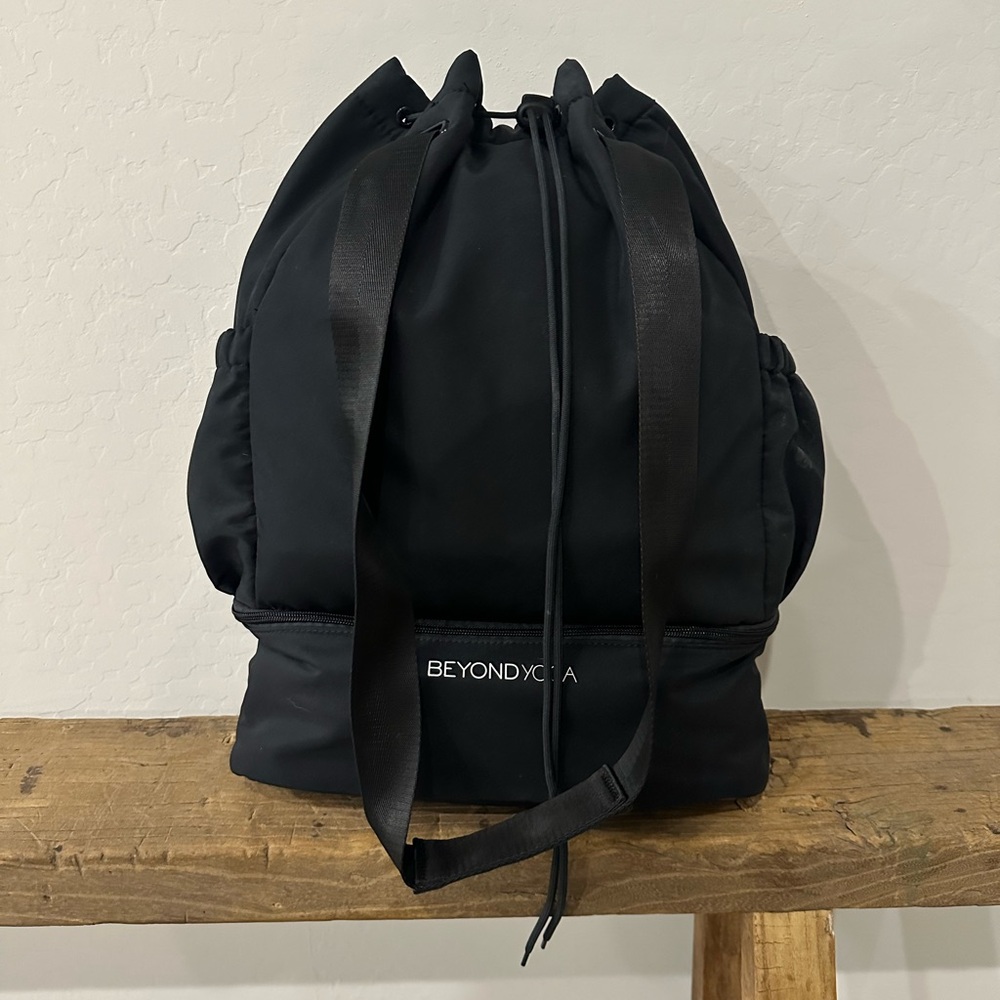 EUC Beyond Yoga Convertible Gym Bag